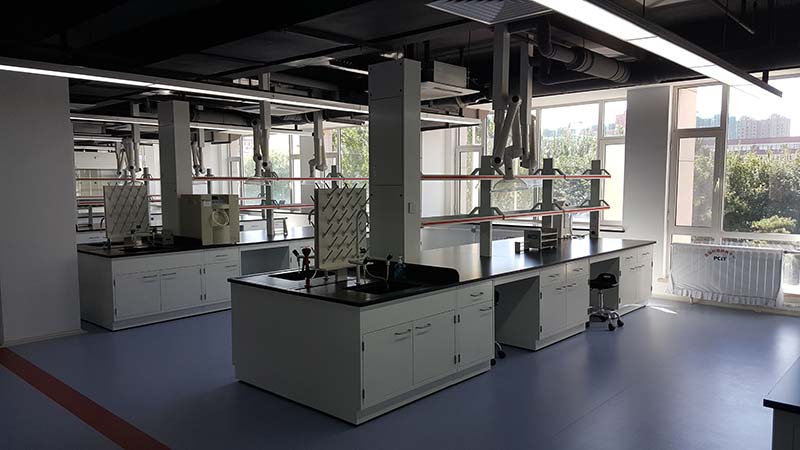 物理与化学实验室